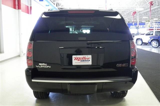 GMC Yukon 2013 photo 21