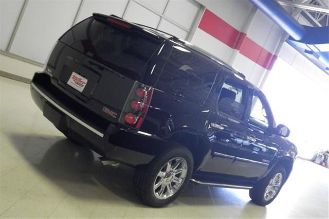 GMC Yukon 2013 photo 23