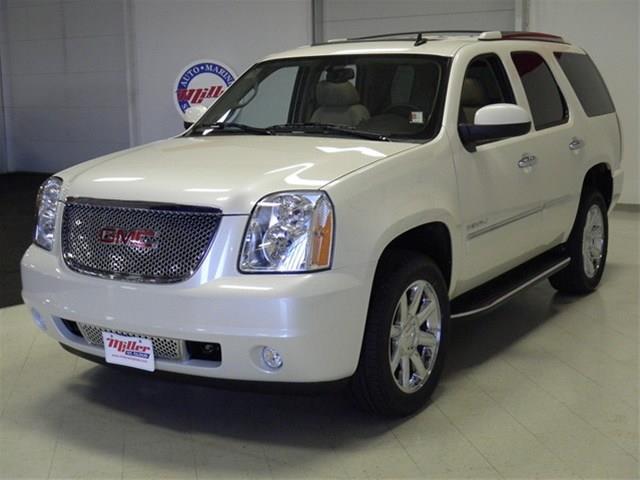 GMC Yukon 2013 photo 2