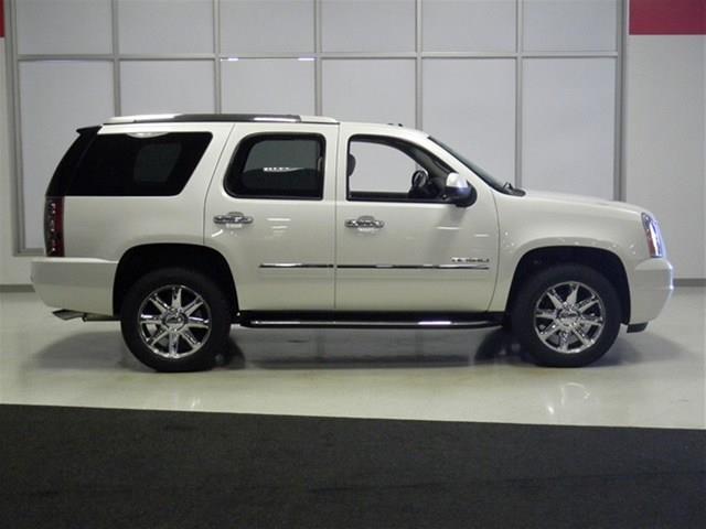 GMC Yukon 2013 photo 3