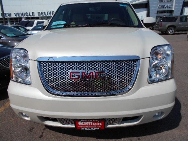 GMC Yukon 2014 photo 1