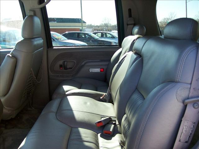 GMC Yukon Denali 1999 photo 1