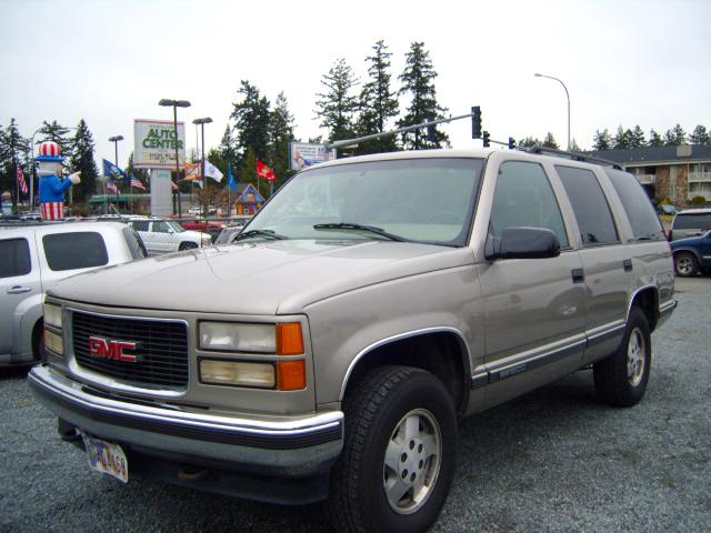 GMC Yukon Denali SLT Sport Utility