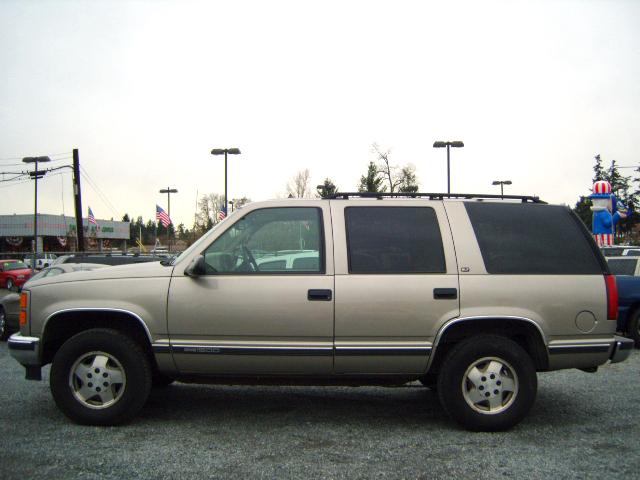 GMC Yukon Denali 1999 photo 2