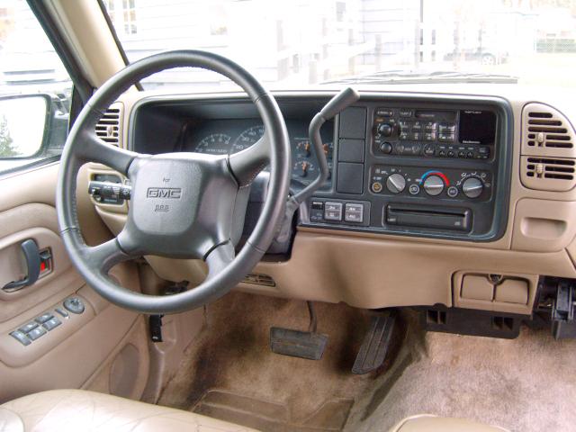 GMC Yukon Denali 1999 photo 5