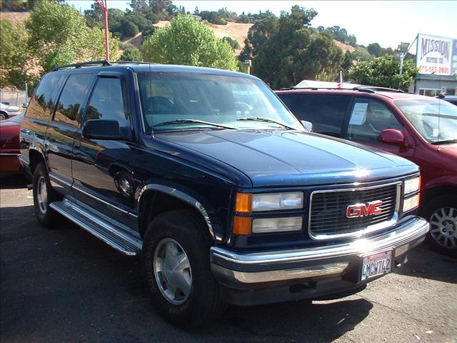 GMC Yukon Denali 1999 photo 3