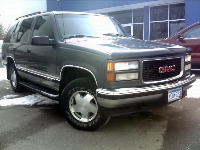 GMC Yukon Denali 1999 photo 1