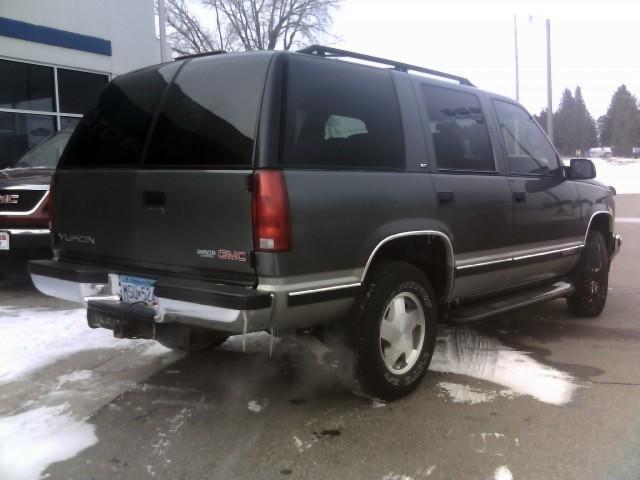 GMC Yukon Denali 1999 photo 4