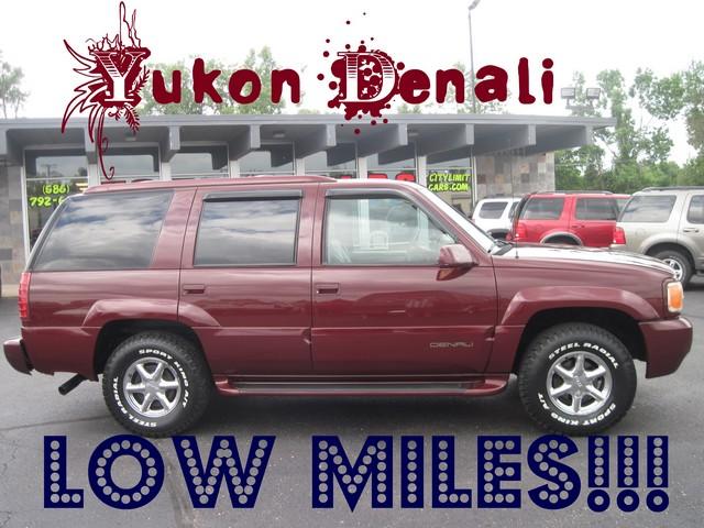 GMC Yukon Denali EX Sedan 4D Sport Utility