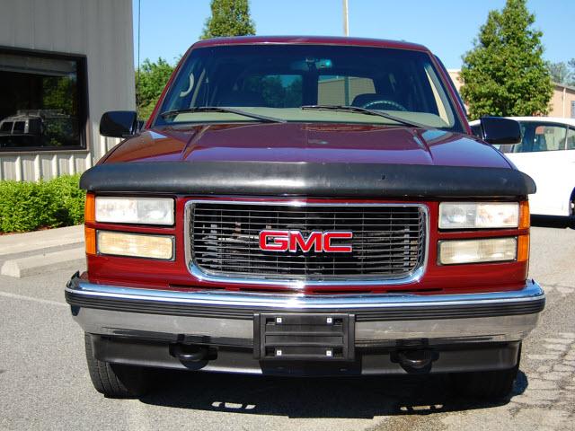 GMC Yukon Denali 1999 photo 1