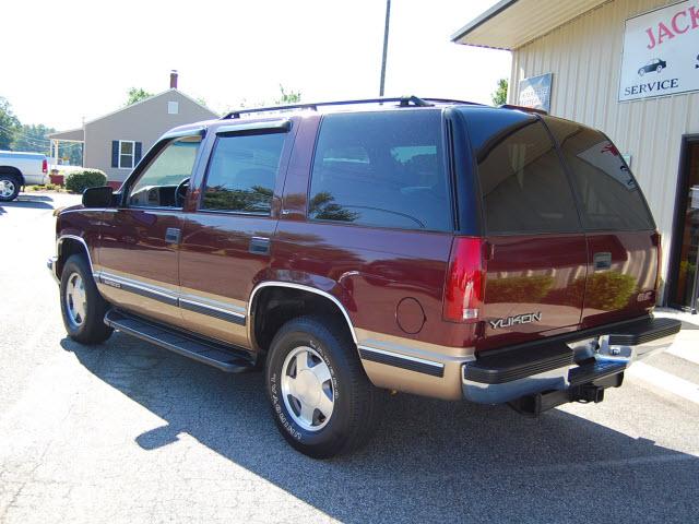 GMC Yukon Denali 1999 photo 2