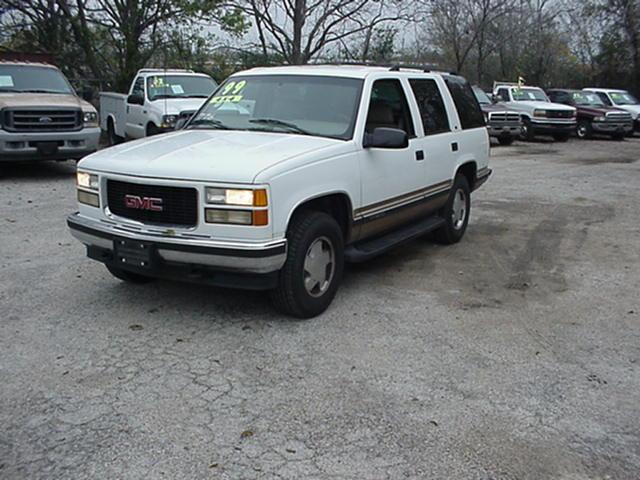 GMC Yukon Denali 2WD Crew Cabsle Sport Utility