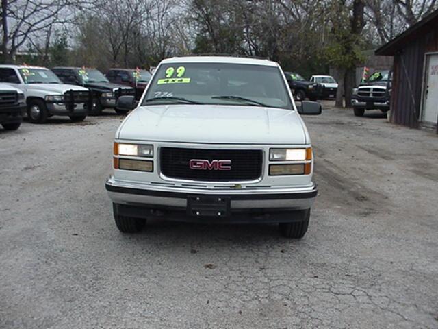 GMC Yukon Denali 1999 photo 1