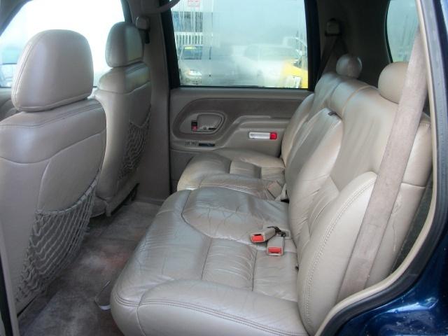 GMC Yukon Denali 1999 photo 4