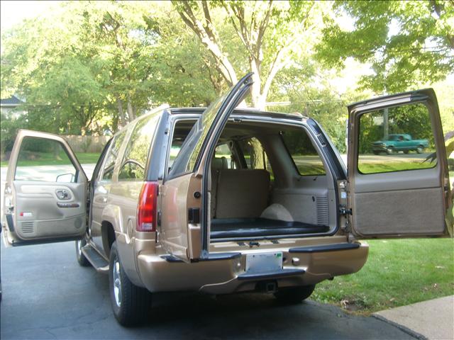 GMC Yukon Denali 2000 photo 5