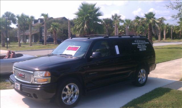 GMC Yukon Denali 2004 photo 1