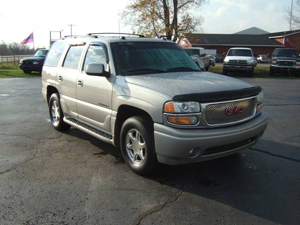 GMC Yukon Denali EX Sedan 4D Sport Utility