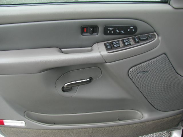 GMC Yukon Denali 2004 photo 1