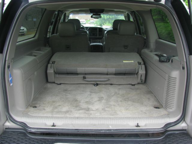 GMC Yukon Denali 2004 photo 31