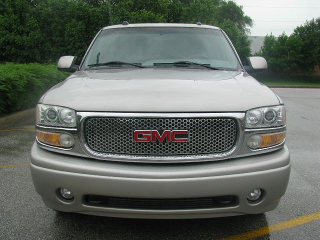 GMC Yukon Denali 2004 photo 7