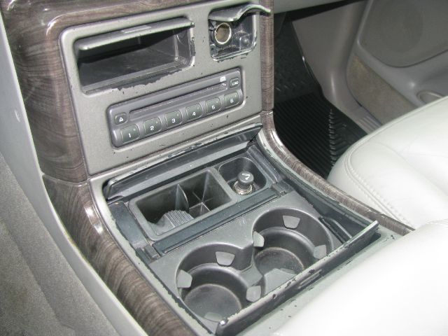 GMC Yukon Denali 2004 photo 8