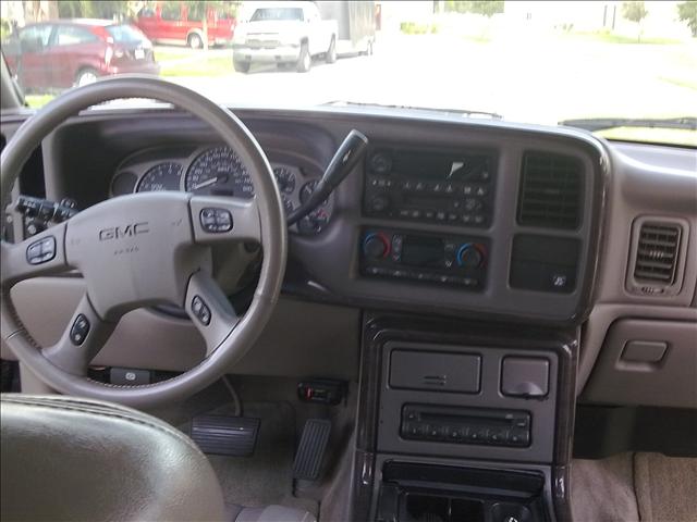 GMC Yukon Denali 2004 photo 5