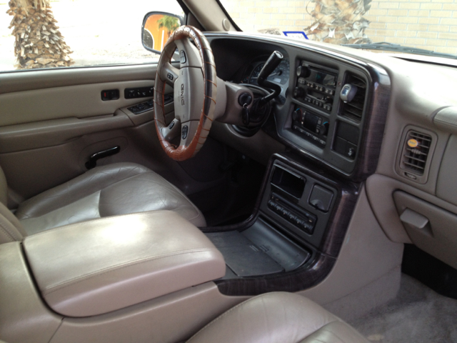 GMC Yukon Denali 2004 photo 4