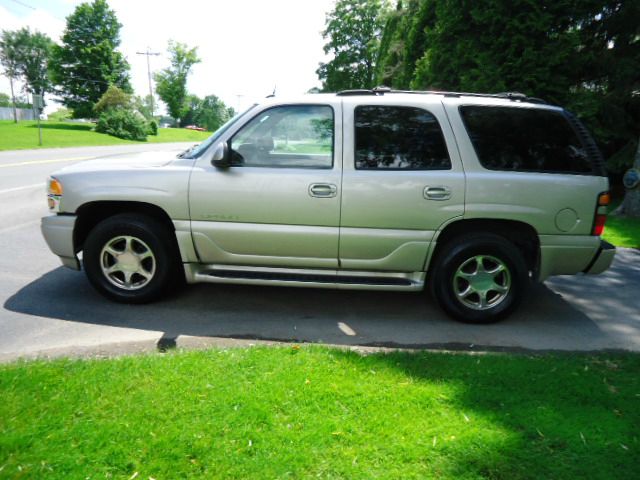 GMC Yukon Denali 2005 photo 1