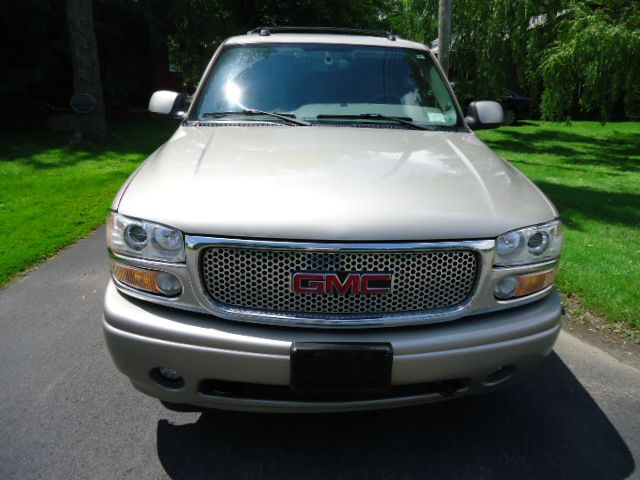 GMC Yukon Denali 2005 photo 4