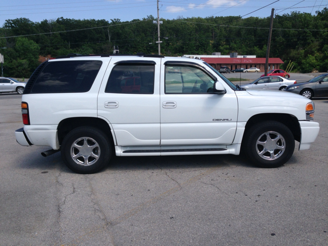 GMC Yukon Denali 2005 photo 1