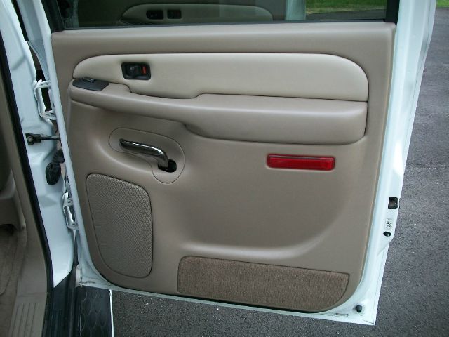 GMC Yukon Denali 2005 photo 10