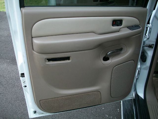 GMC Yukon Denali 2005 photo 11