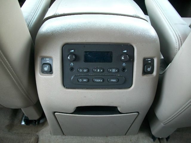 GMC Yukon Denali 2005 photo 22