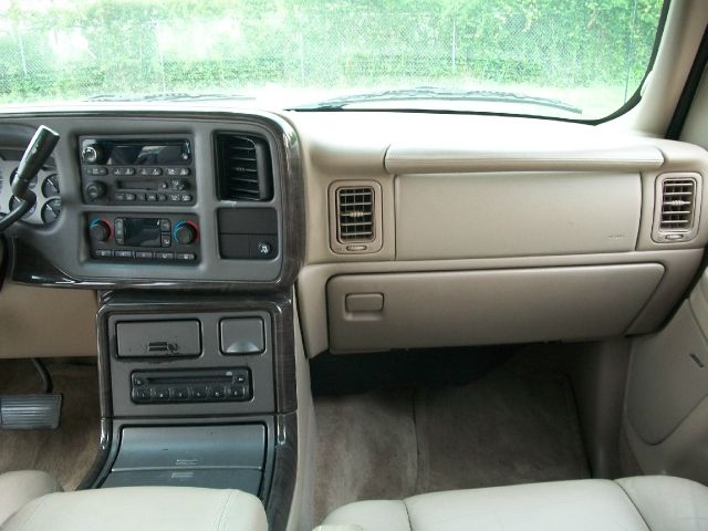 GMC Yukon Denali 2005 photo 6