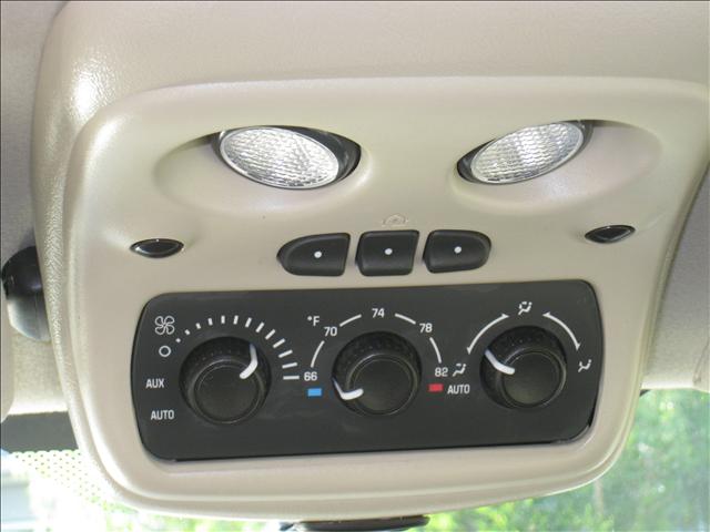 GMC Yukon Denali 2005 photo 5