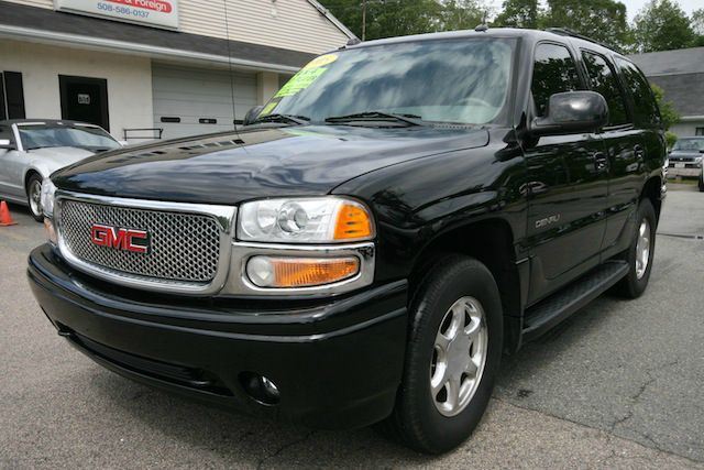 GMC Yukon Denali 2005 photo 3