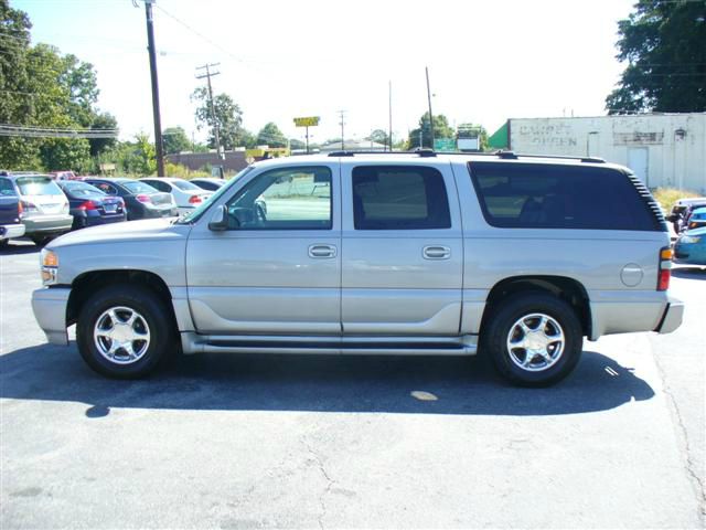 GMC Yukon Denali 2006 photo 2