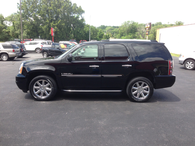 GMC Yukon Denali 2007 photo 2