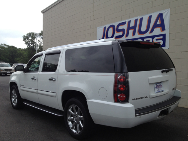 GMC Yukon Denali 2007 photo 2