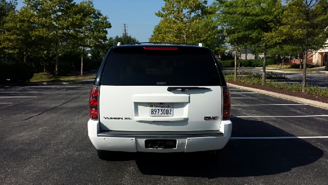 GMC Yukon Denali 2007 photo 3