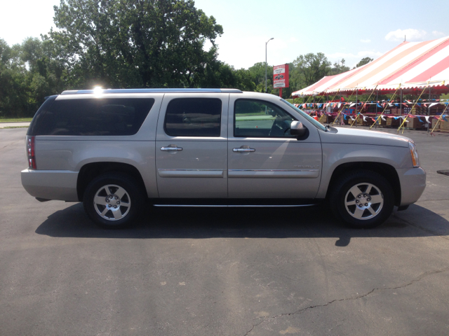 GMC Yukon Denali 2007 photo 2