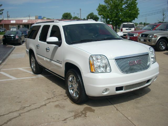 GMC Yukon Denali SXT Van SUV