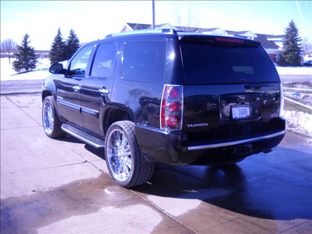 GMC Yukon Denali 2007 photo 2