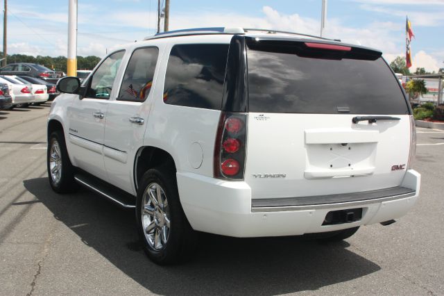 GMC Yukon Denali 2007 photo 1