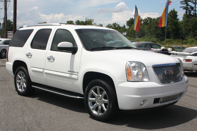 GMC Yukon Denali 2007 photo 2