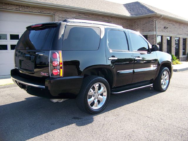 GMC Yukon Denali 2007 photo 3