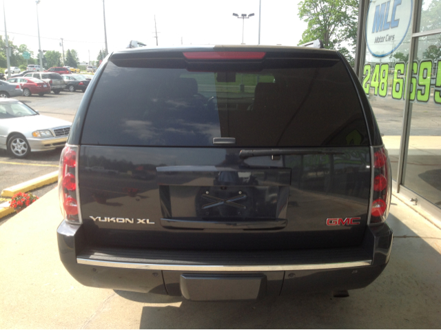 GMC Yukon Denali 2008 photo 15