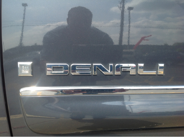 GMC Yukon Denali 2008 photo 20