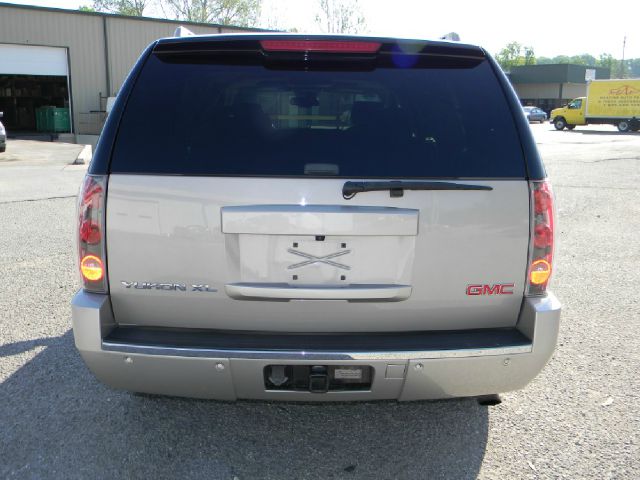 GMC Yukon Denali 2008 photo 37