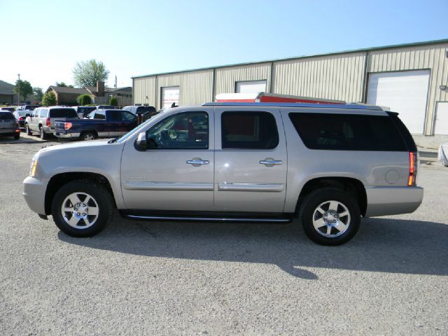 GMC Yukon Denali 2008 photo 42